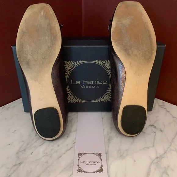 Women's Metallic Flats - Picture 5 of 5